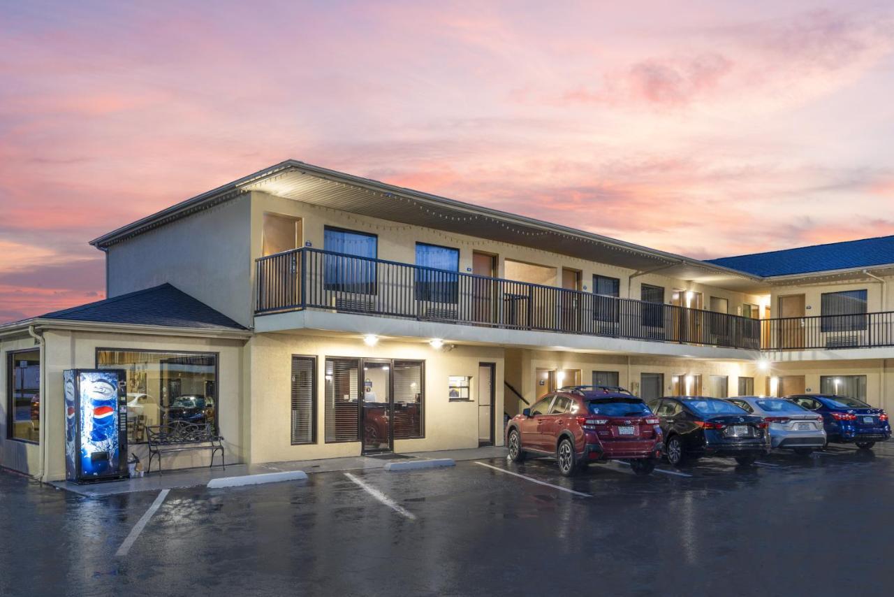Days Inn By Wyndham St. Robert Waynesville/Ft. Leonard Wood Екстериор снимка