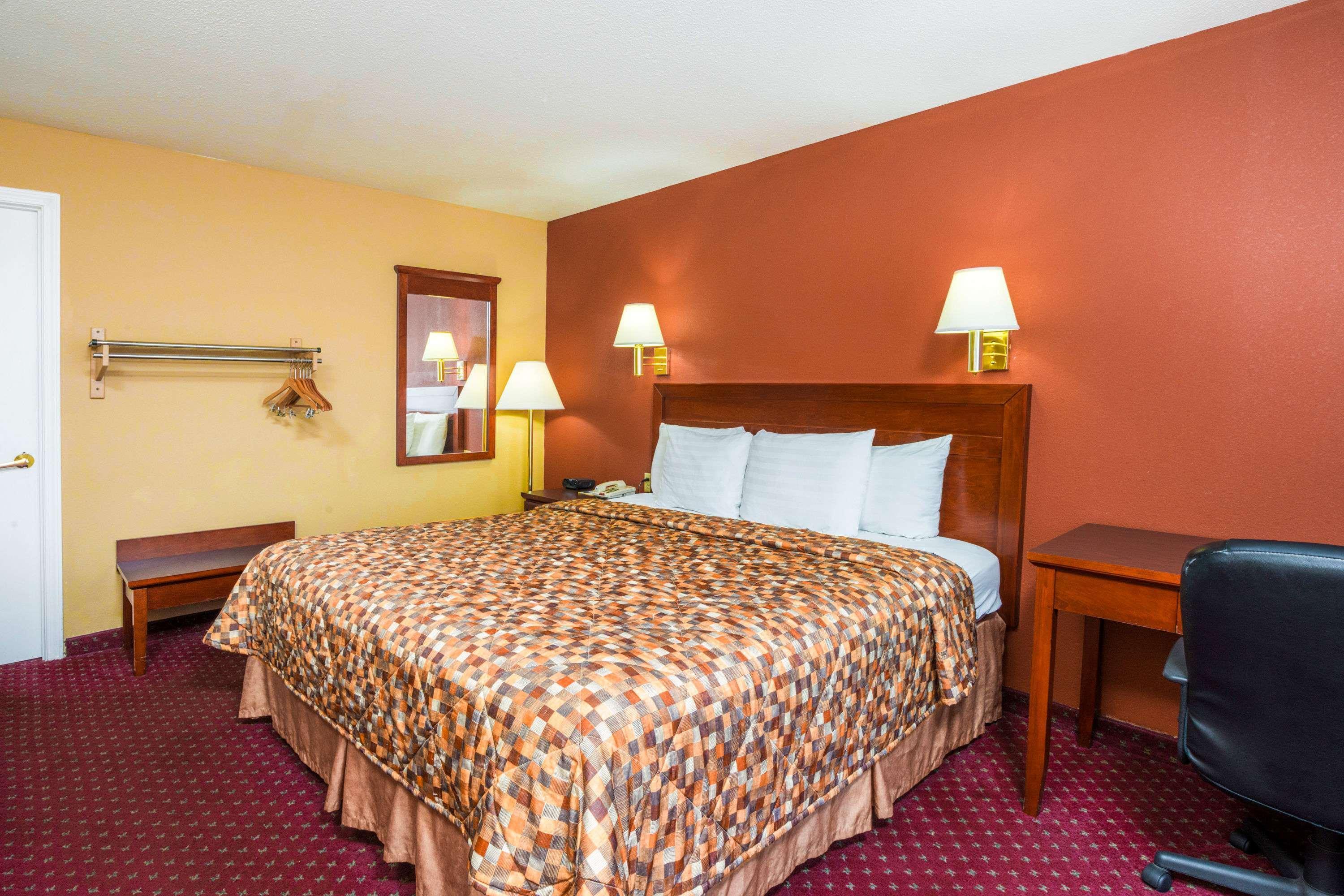 Days Inn By Wyndham St. Robert Waynesville/Ft. Leonard Wood Екстериор снимка